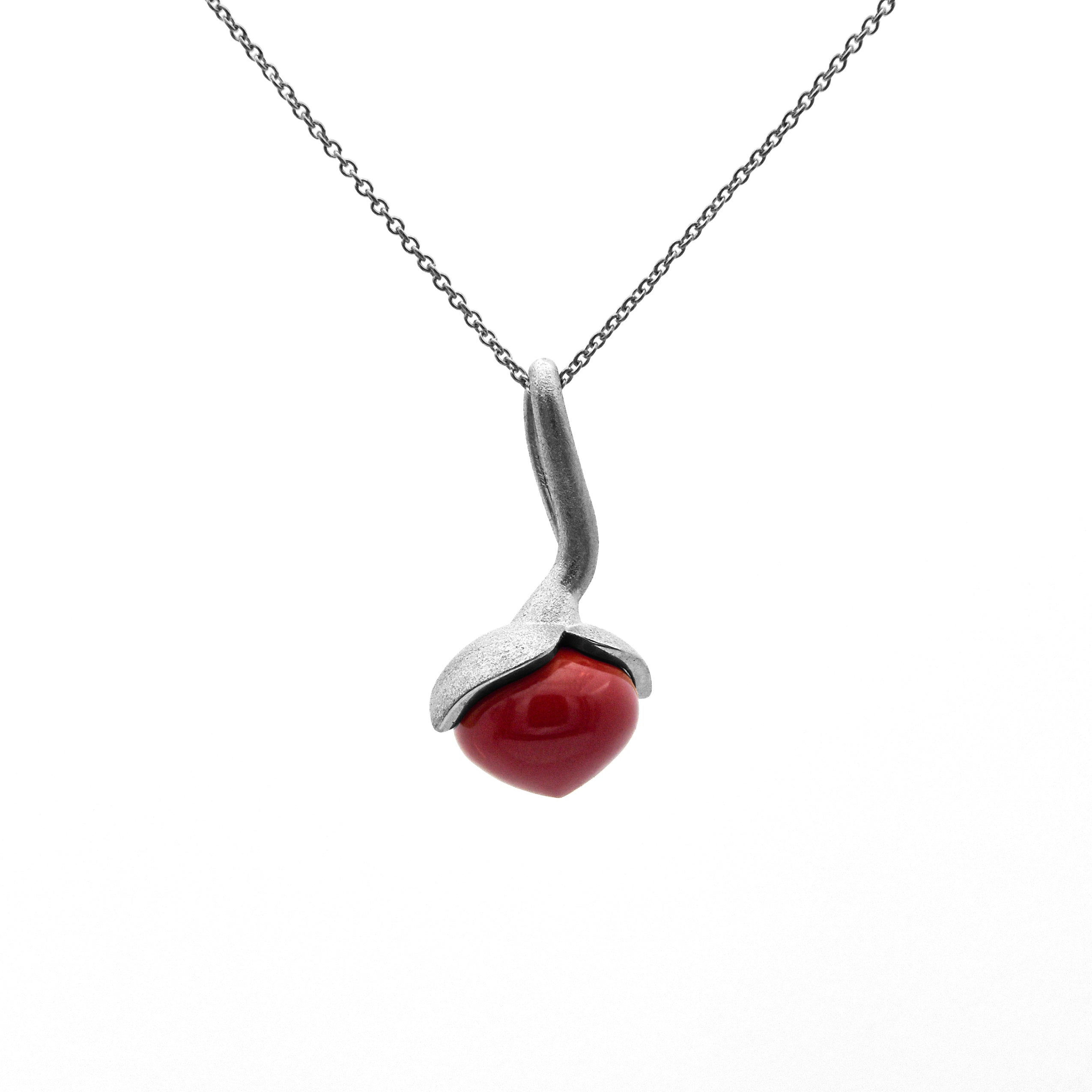 Dolce hängsmycke "big" med korall rec. 925/-.