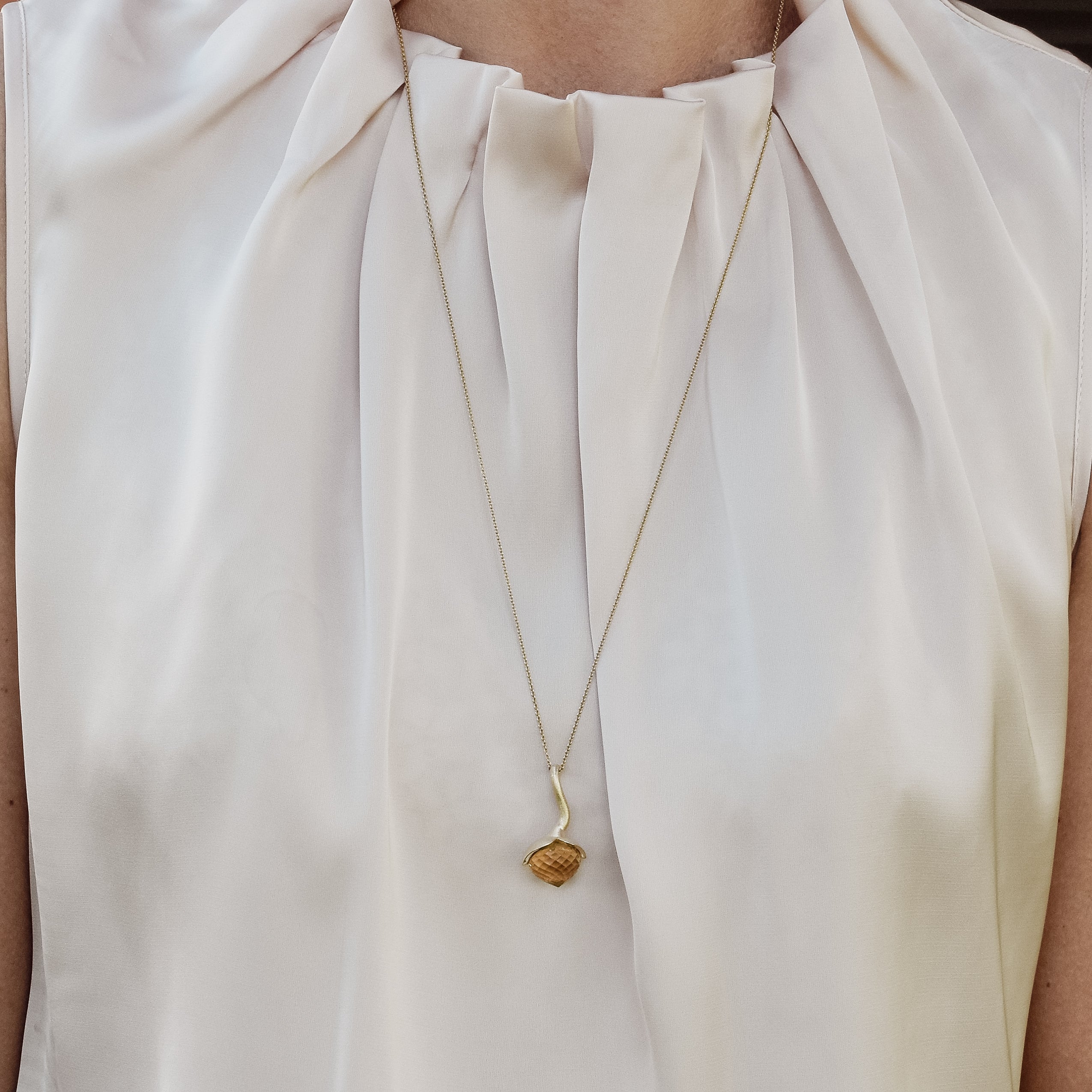 Dolce hängsmycke "big" med champagnekvarts 925/-.