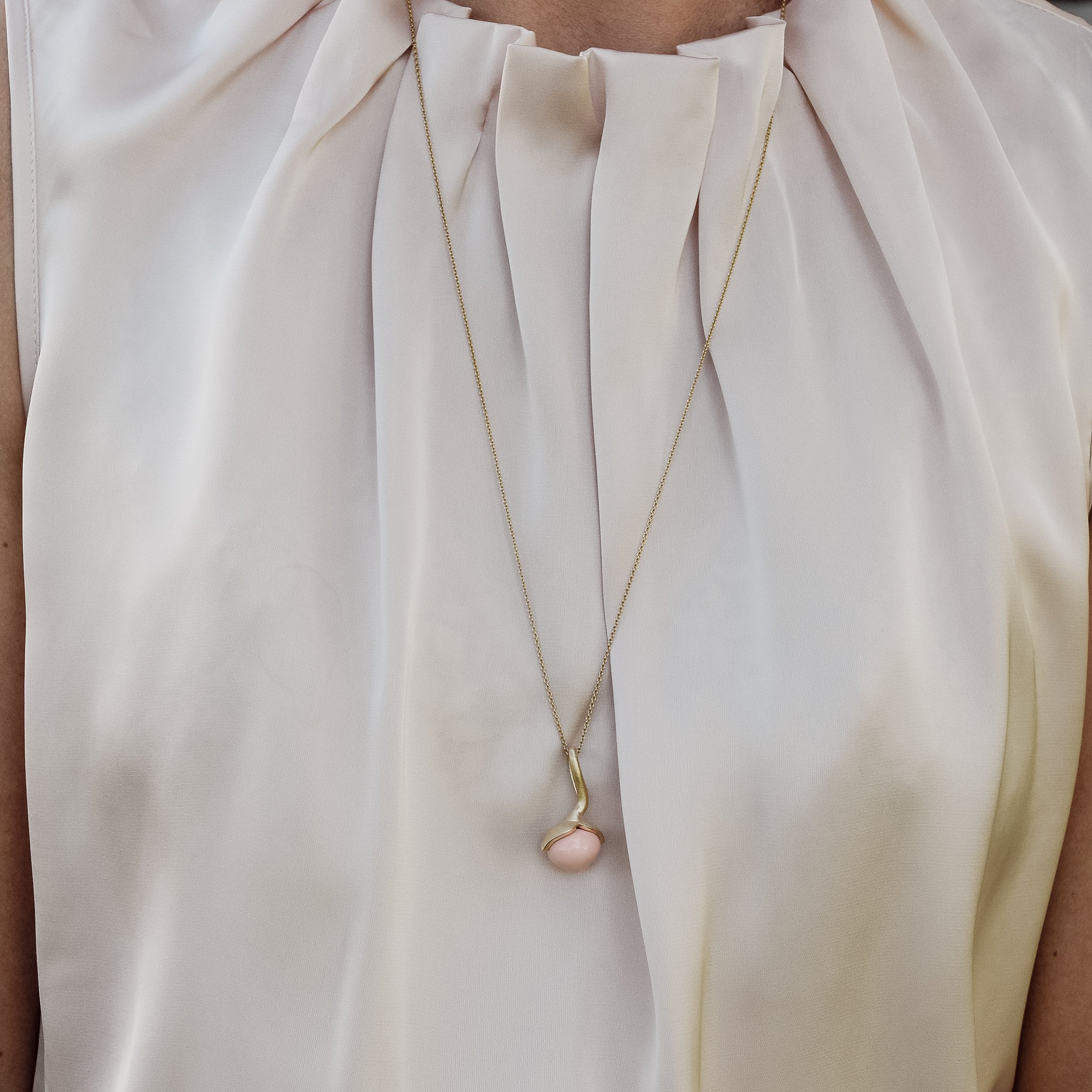 Dolce Anhänger "big" mit Koralle rec.  Engelshaut 925/-