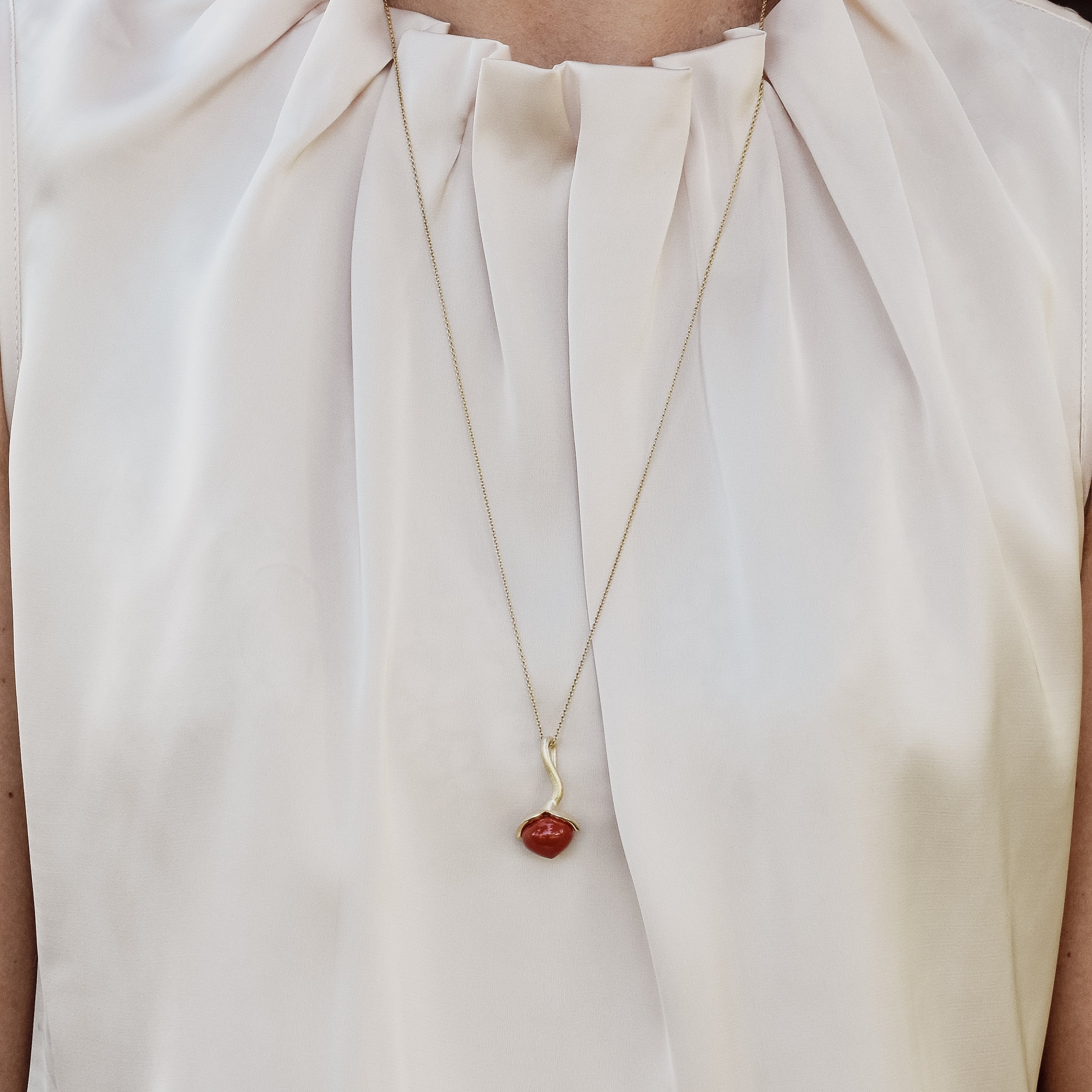 Dolce vedhæng "stor" med koral rec. 925/-