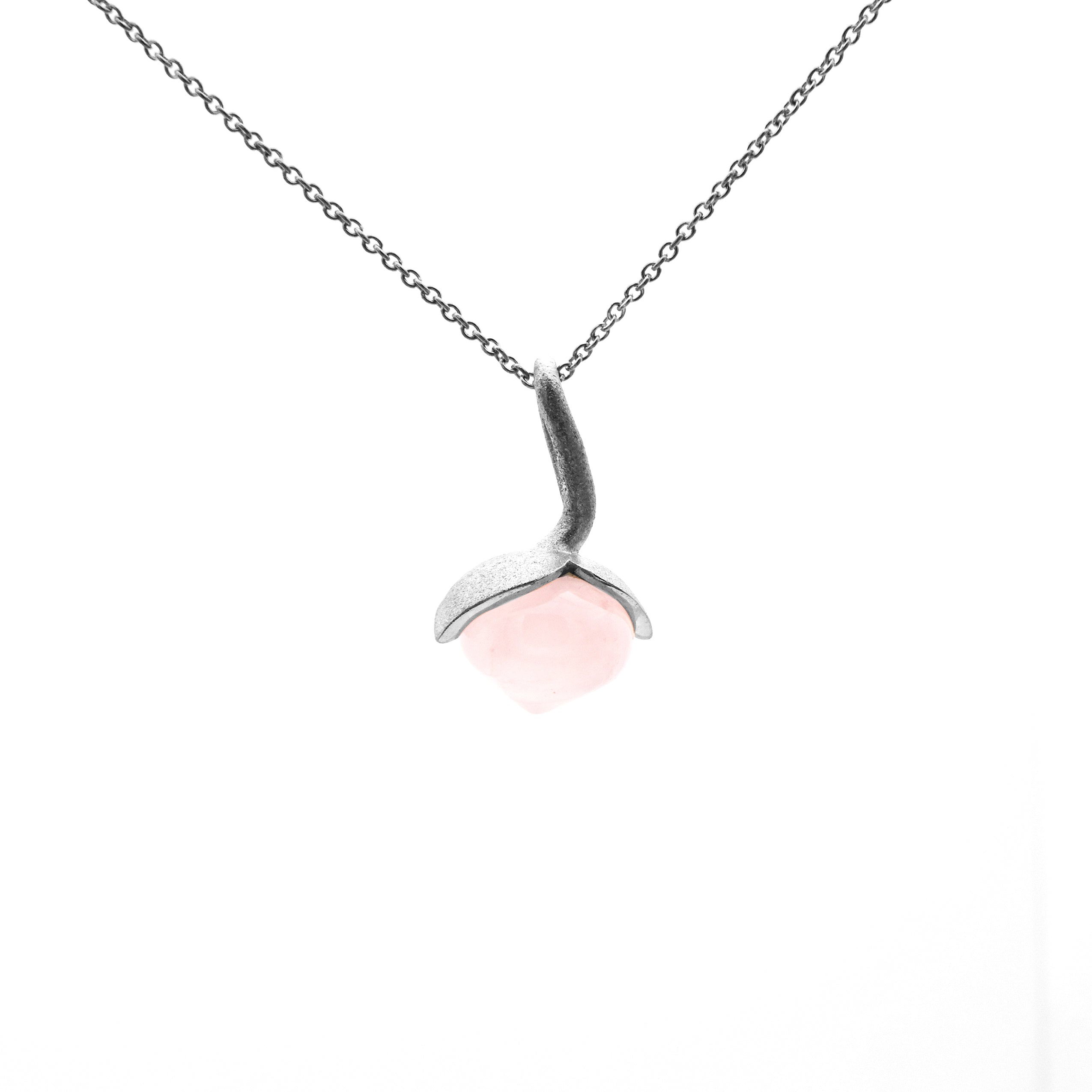 Dolce hängsmycke "medium" med rosenkvarts 925/- kr