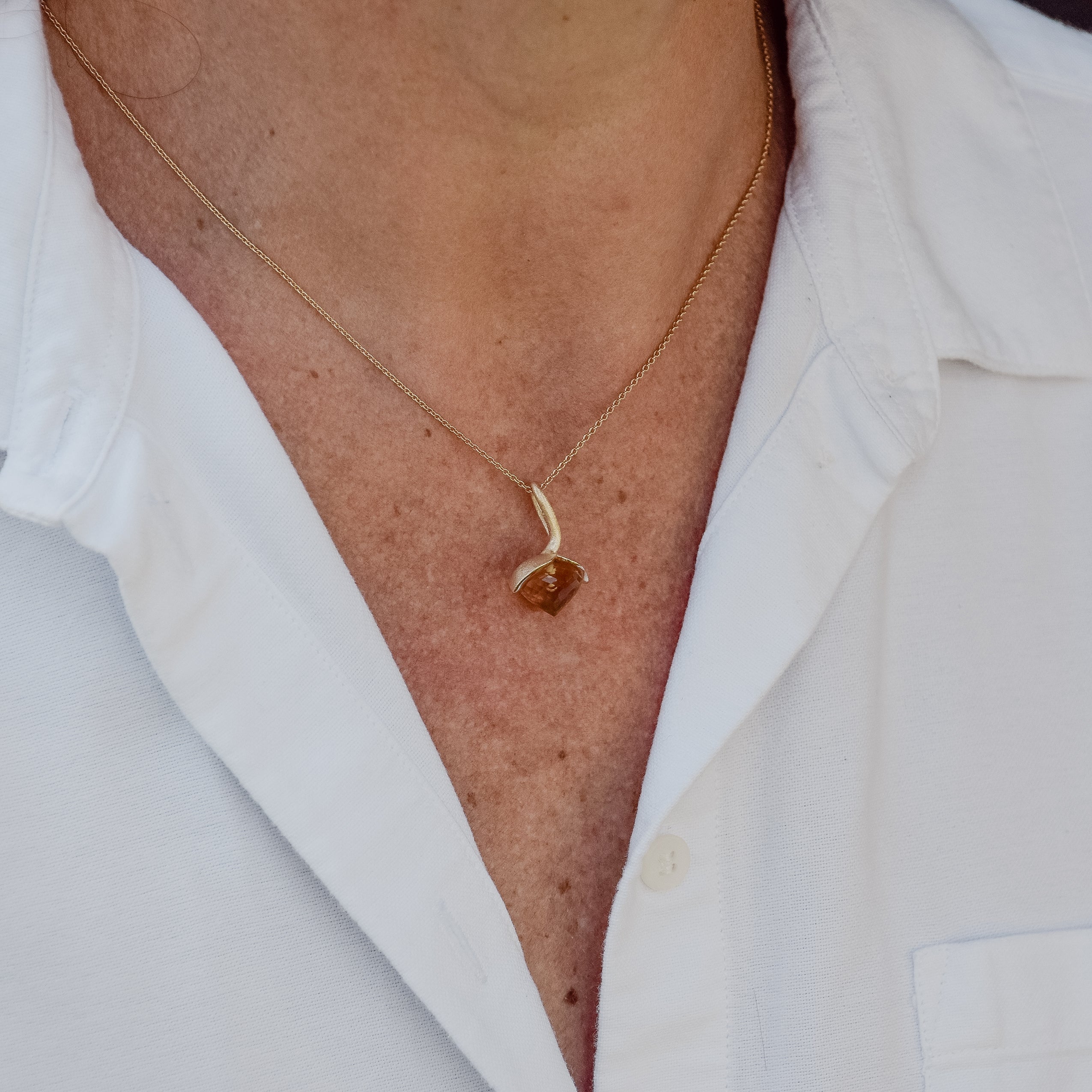 Dolce hängsmycke "medium" med champagnekvarts 925/- kr