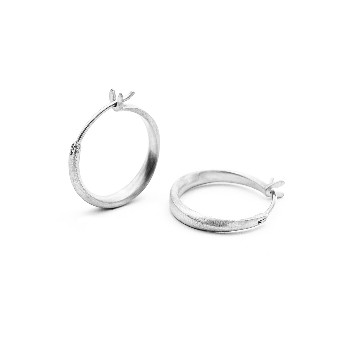 Anello scintillante "grande" in oro 585/- con 7 diamanti