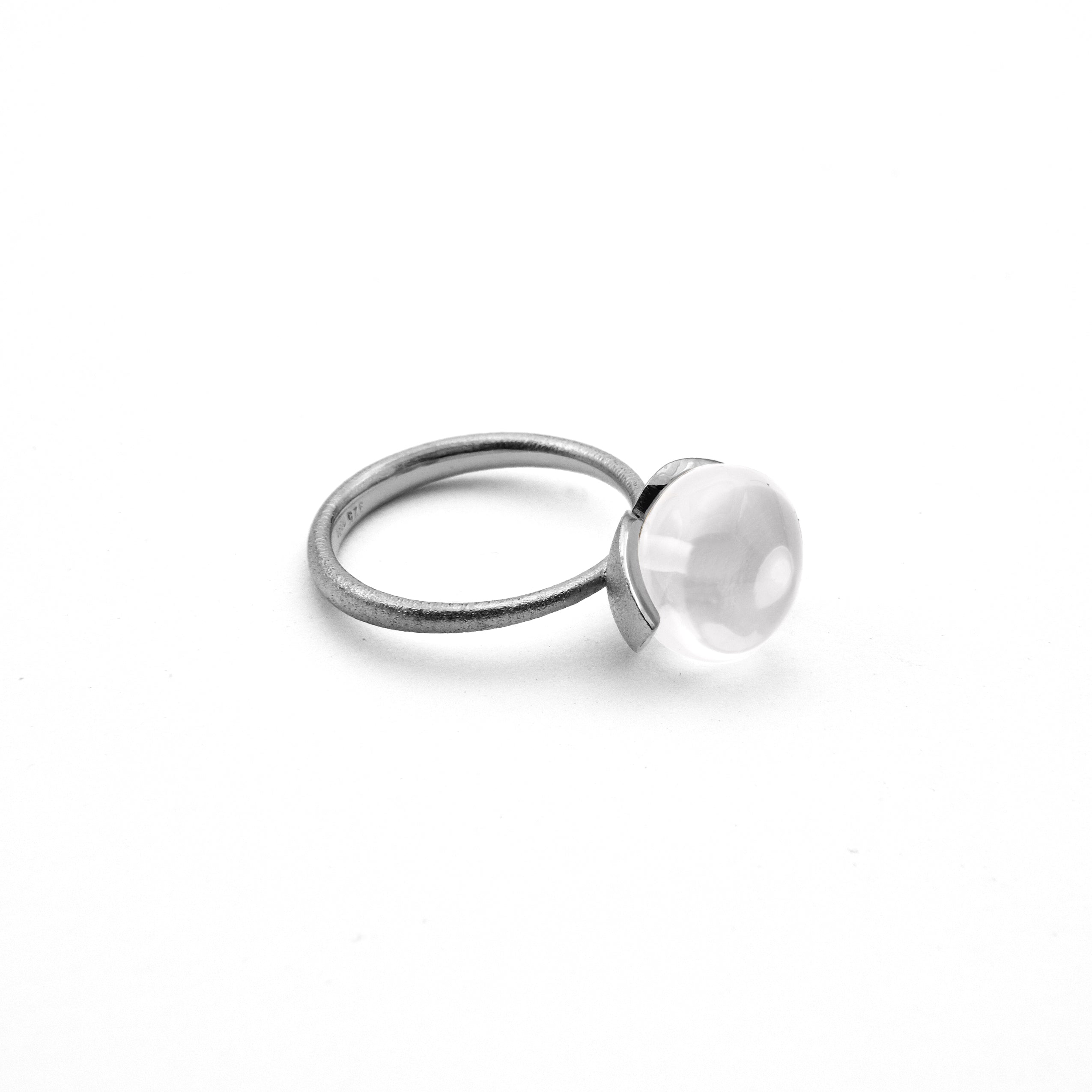 Dolce ring "medium" met melkkwarts 925/-