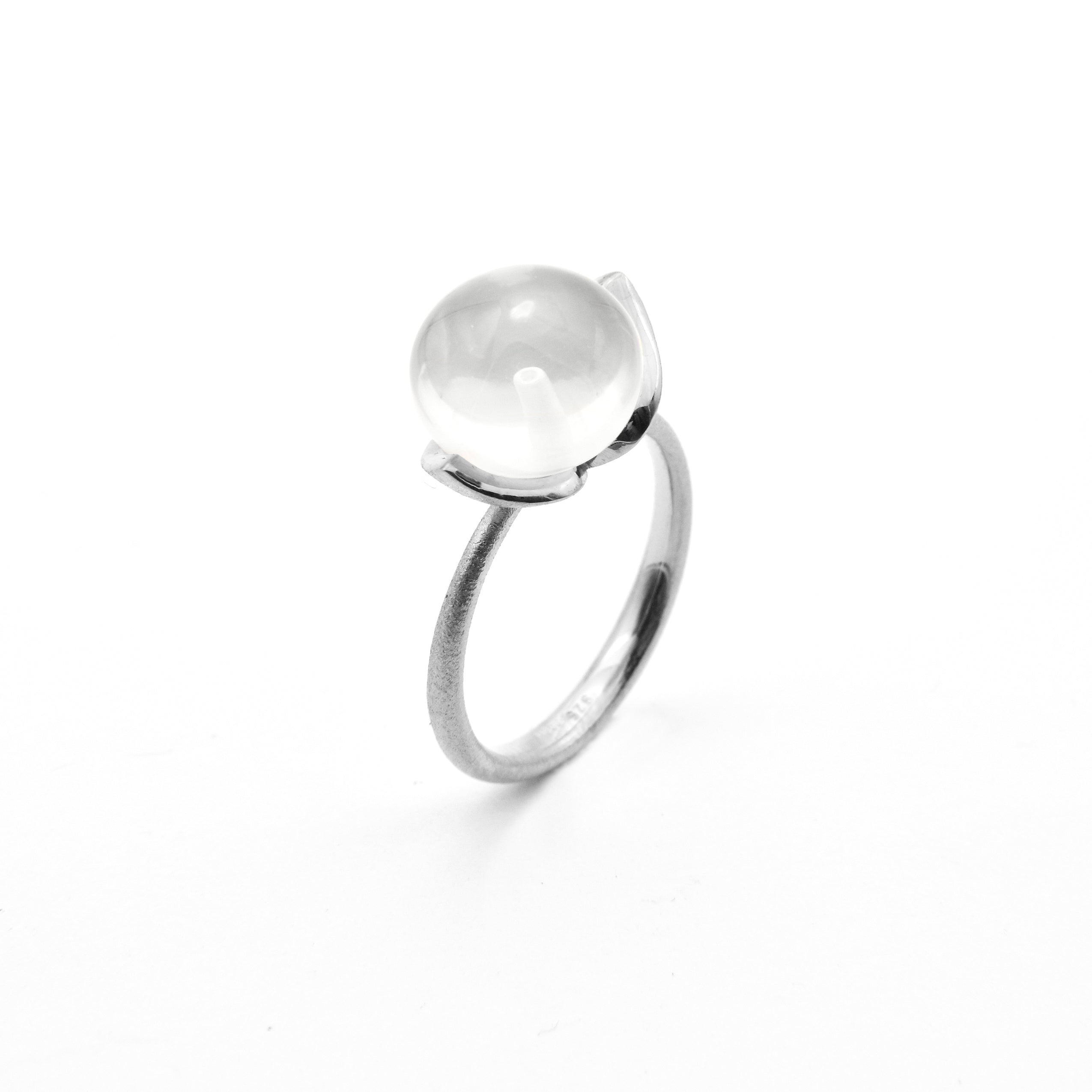 Dolce ring "medium" met melkkwarts 925/-
