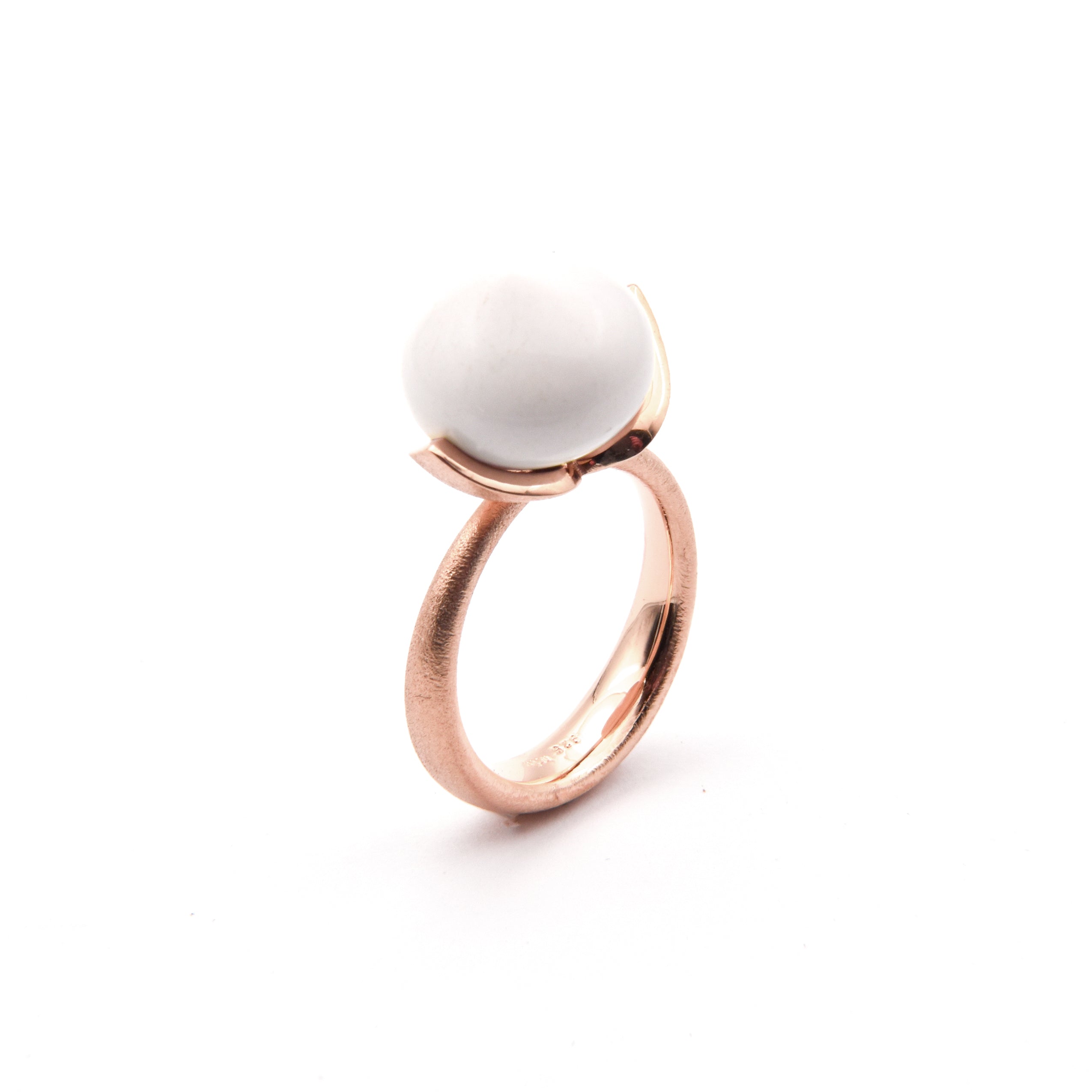 Dolce Bague "big" avec cacholong 925/-