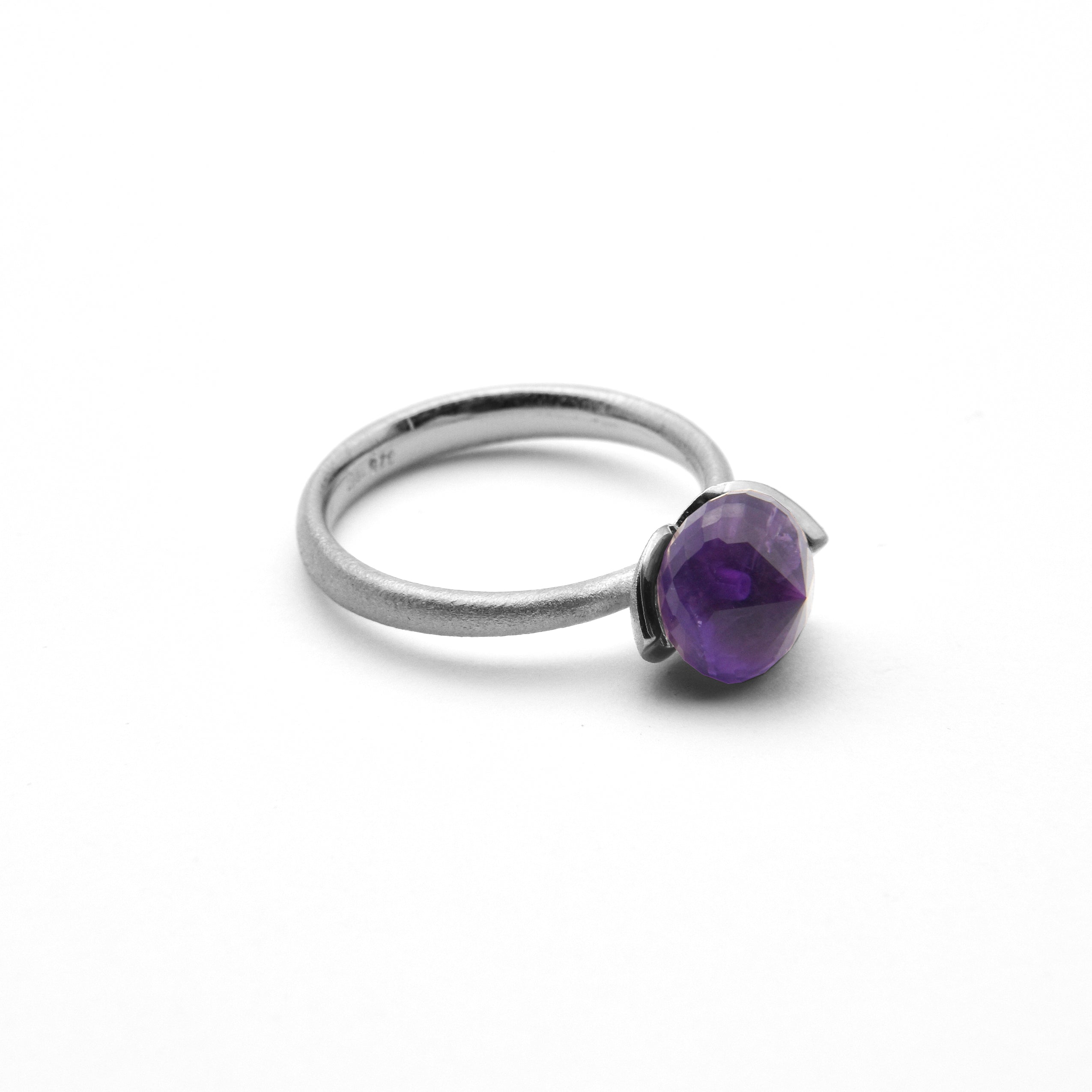 Dolce Ring "smal" mit Amethyst 925/-