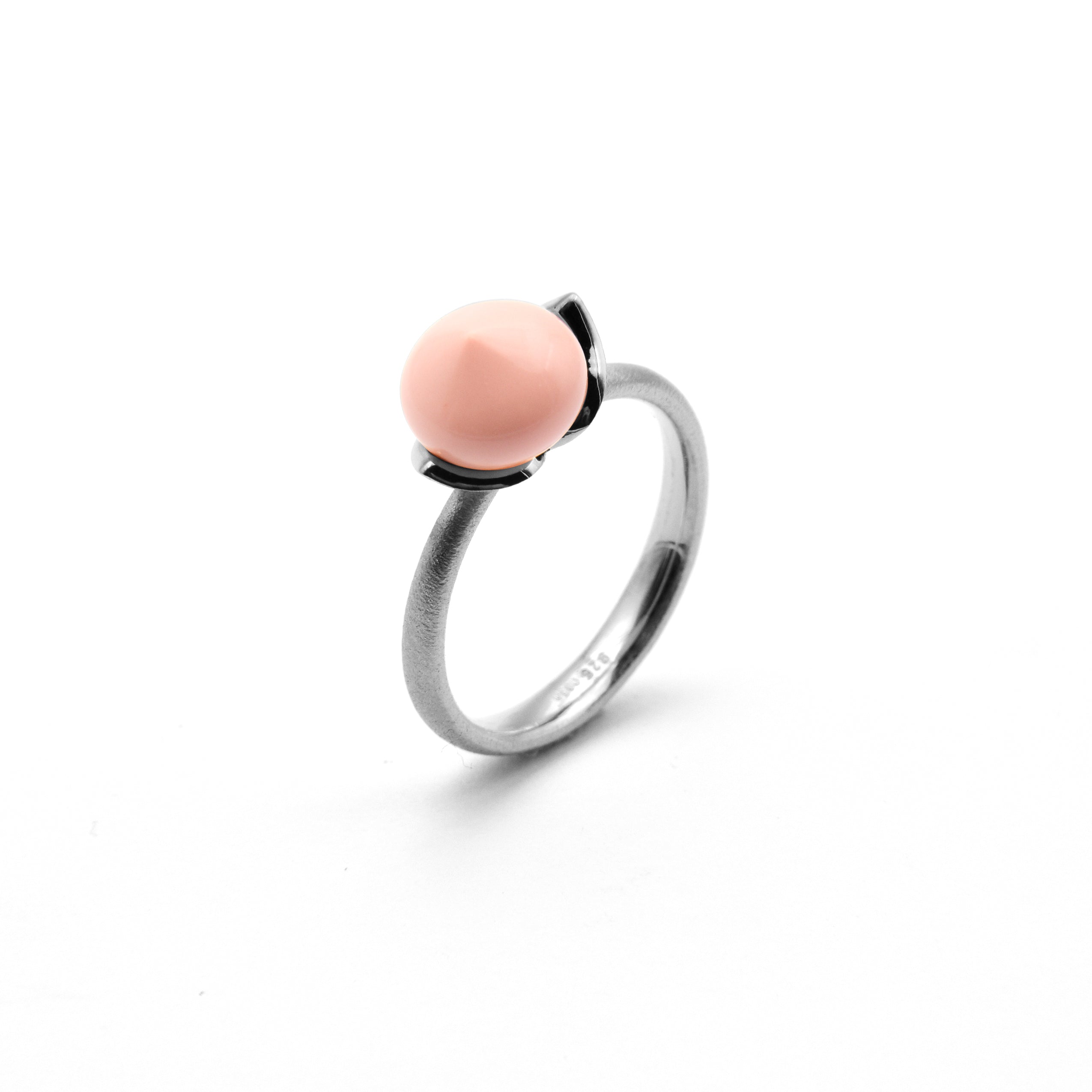 Dolce Ring "smal" mit Koralle Engelshaut rec. 925/-