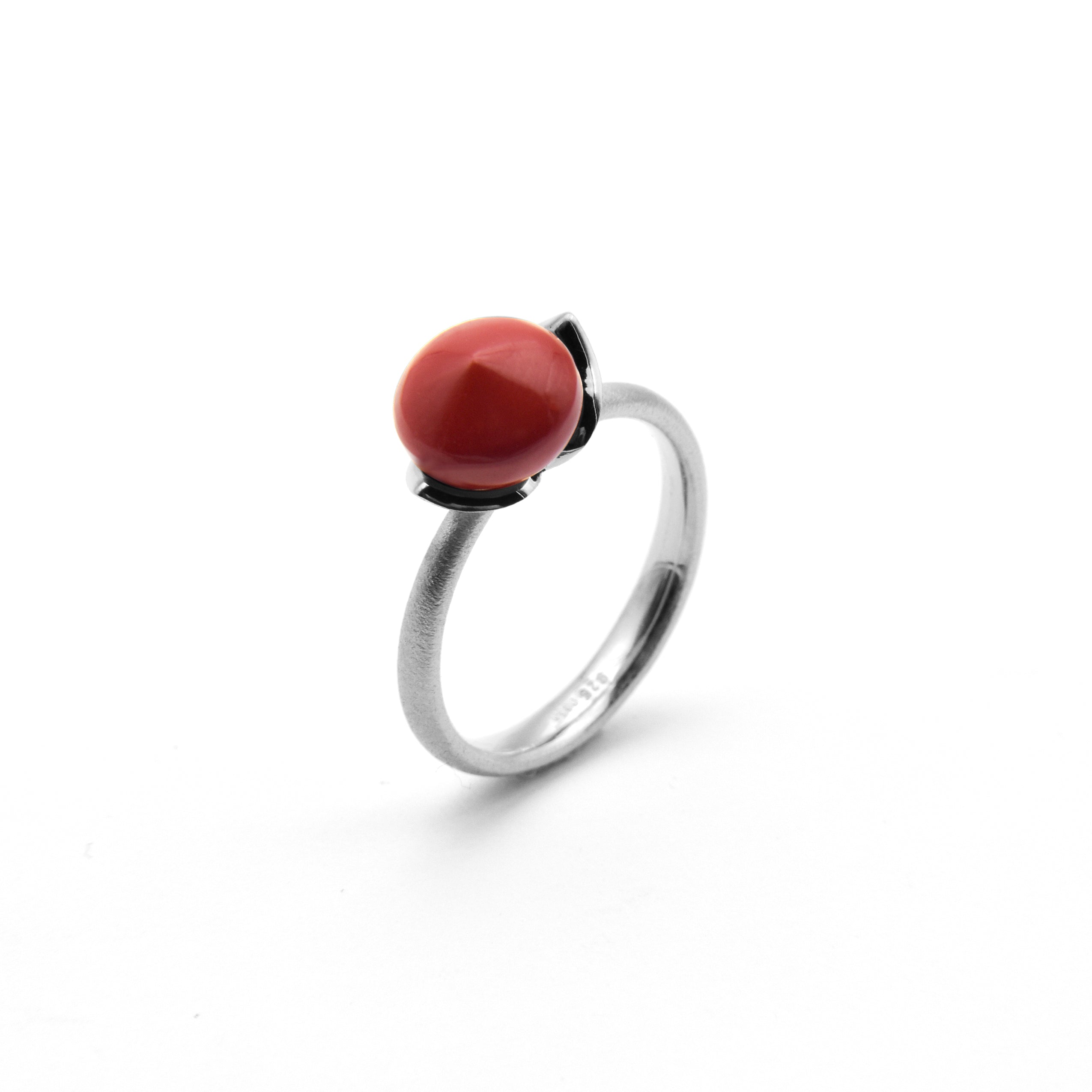 Dolce Ring "smal" mit Koralle rec. 925/-