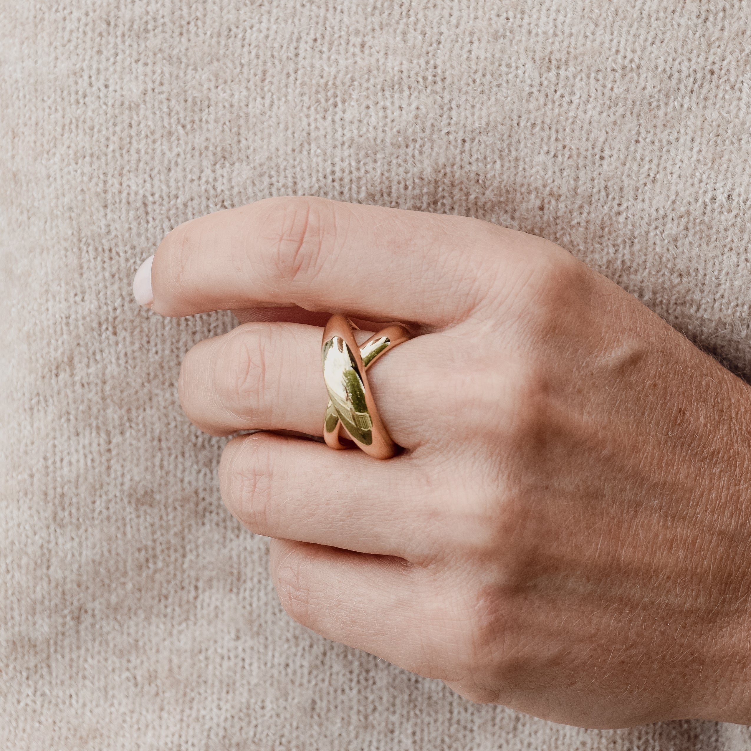 Closed ring "cross" 925/-