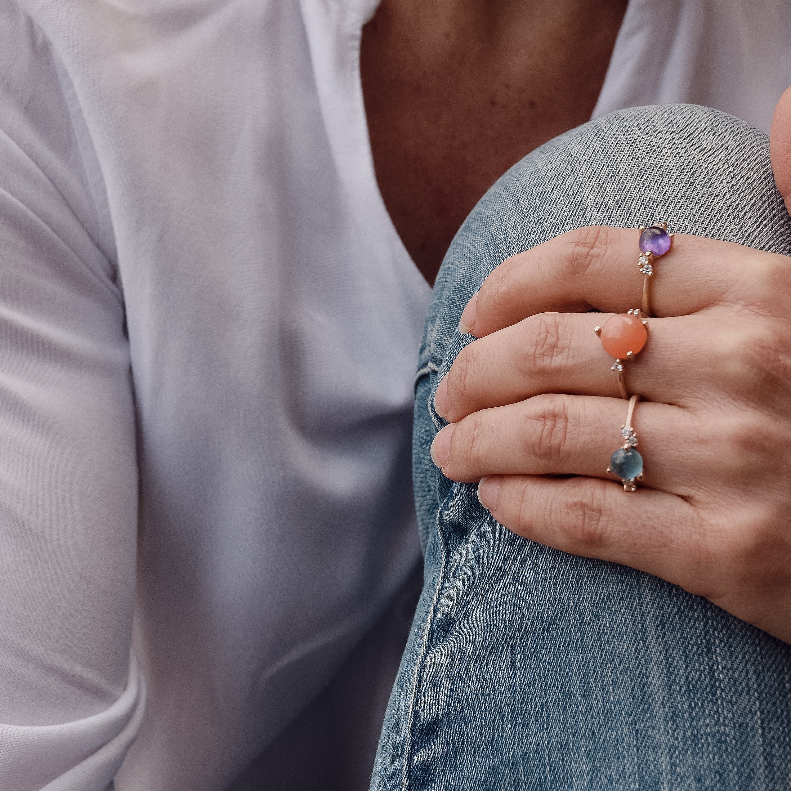 Stellini ring "groot" in 585/- goud met maansteen perzik