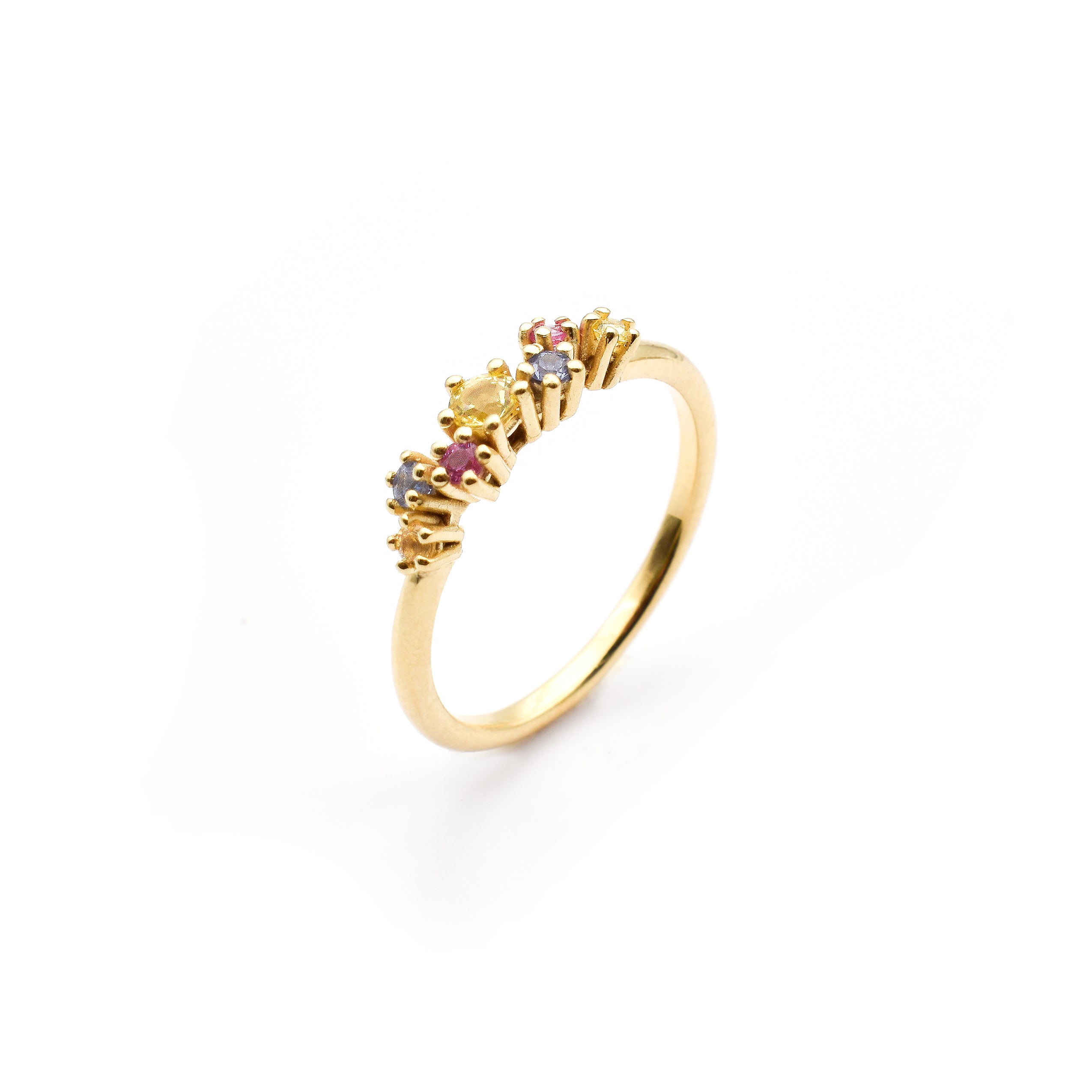 Sparkle ring "big" i 585/- guld med 7 safirer