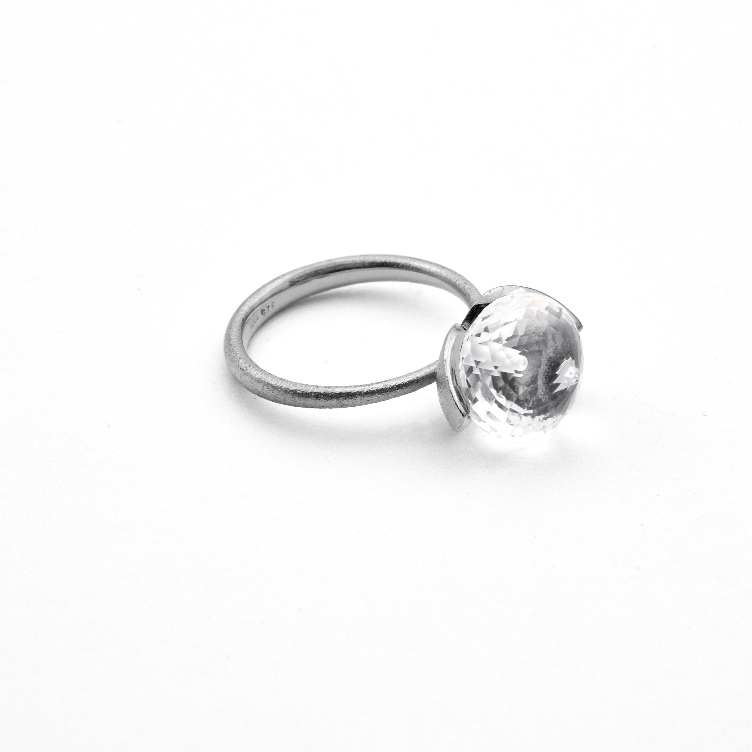 Dolce-ring "medium" med bjergkrystal 925/-.