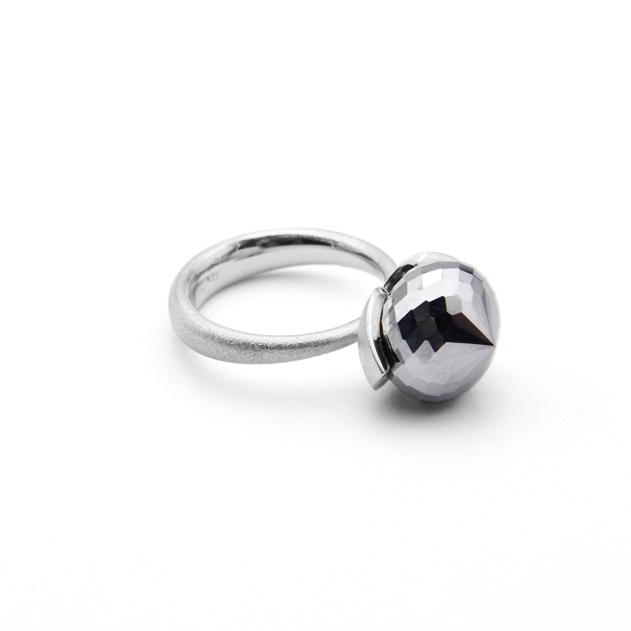 Anello Dolce "grande" con ematite rec. 925/-