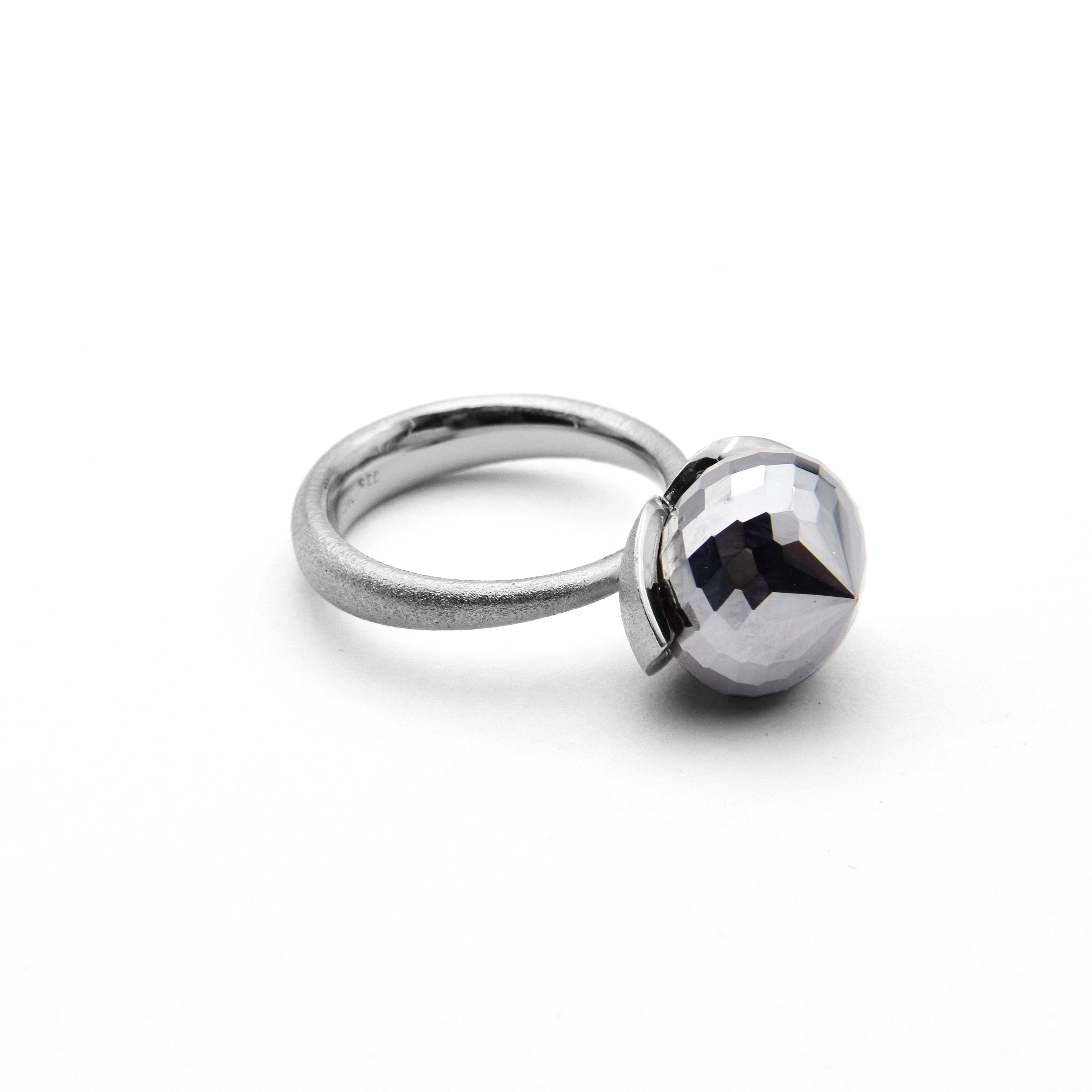 Dolce ring "big" with hematite rec. 925/-