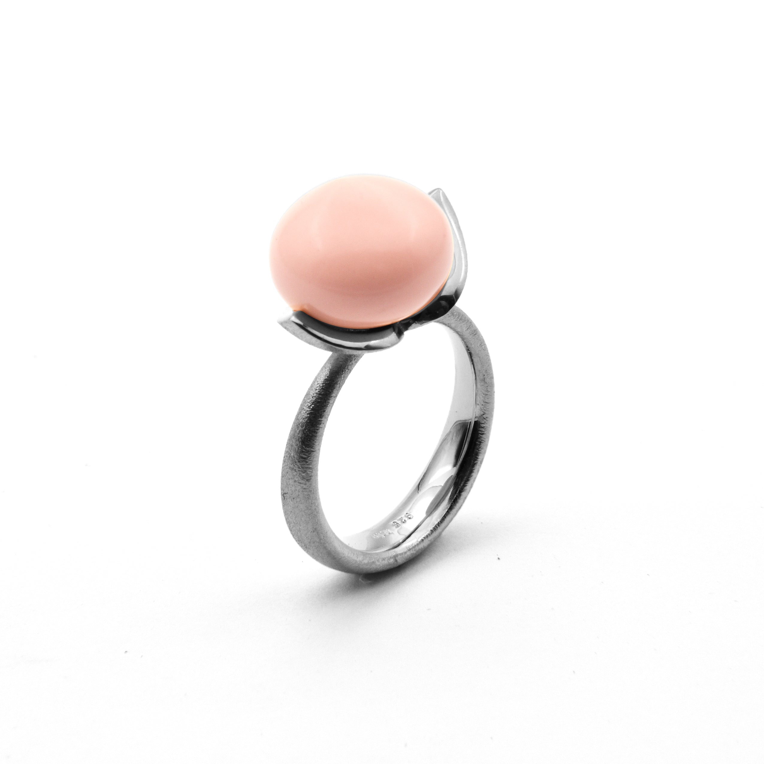 Dolce Ring "big" mit Koralle Engelshaut rec. 925/-