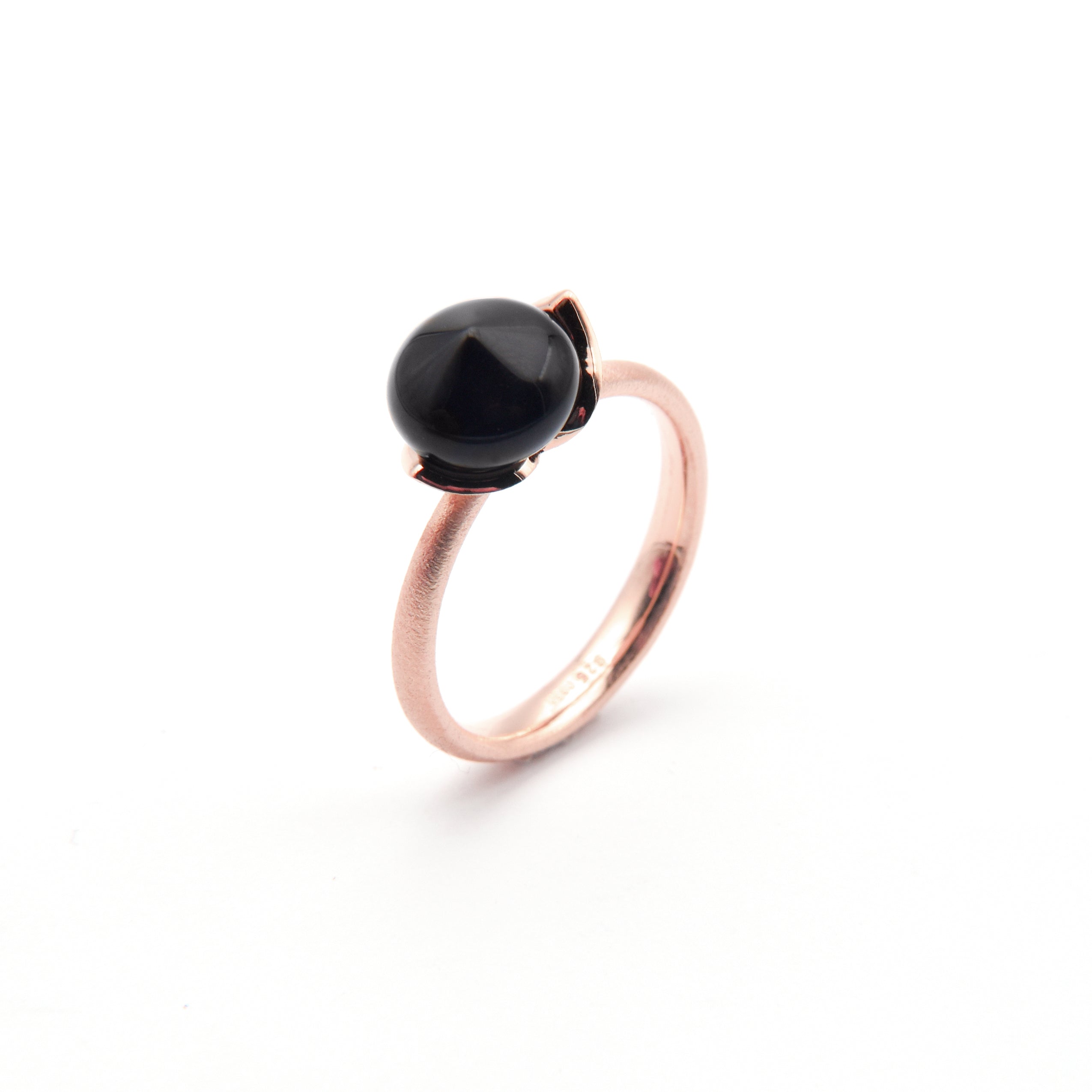 Dolce-ring "smal" med onix 925/-.