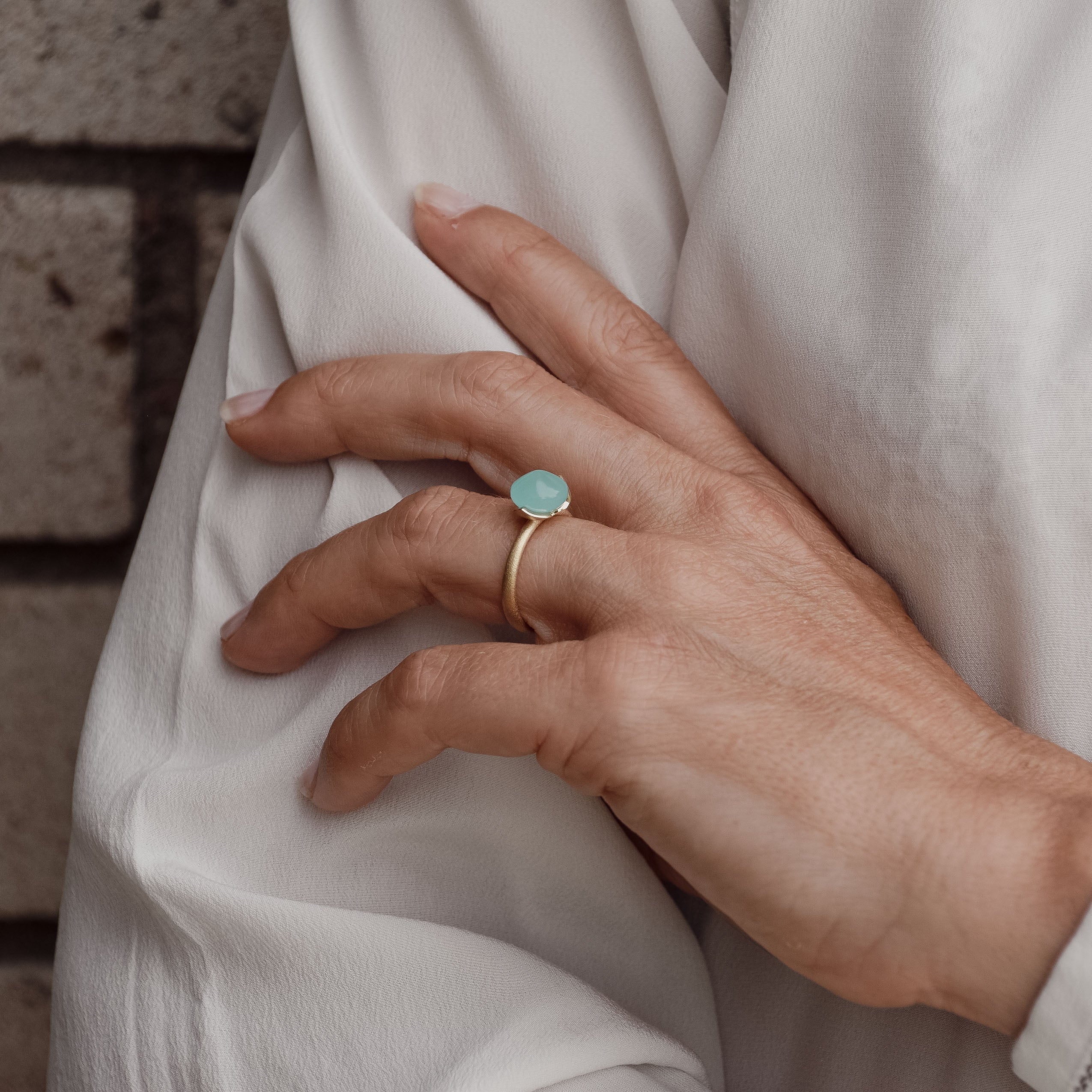 Dolce ring "smal" with chalcedony rec. 925/-