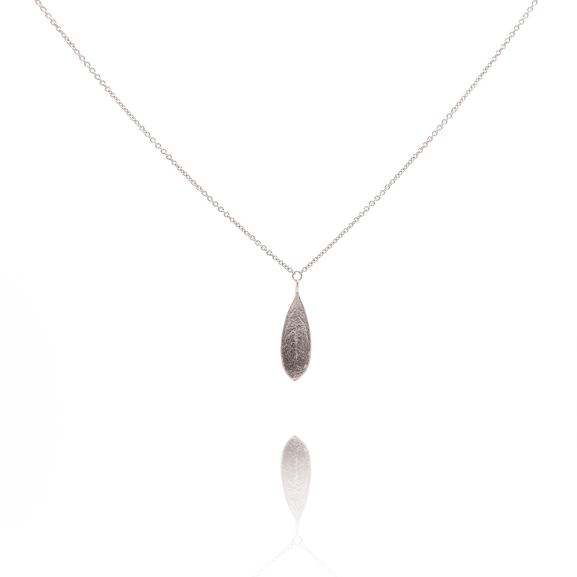 Olivia olive necklace "one" 925/-