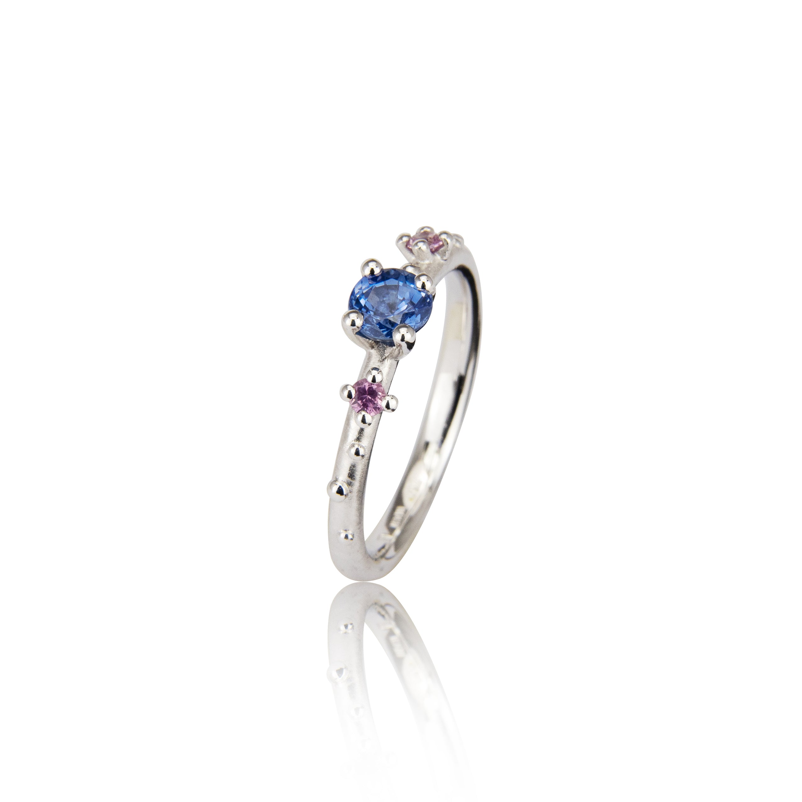 Shine ring "Blue" in gold with sapphires
