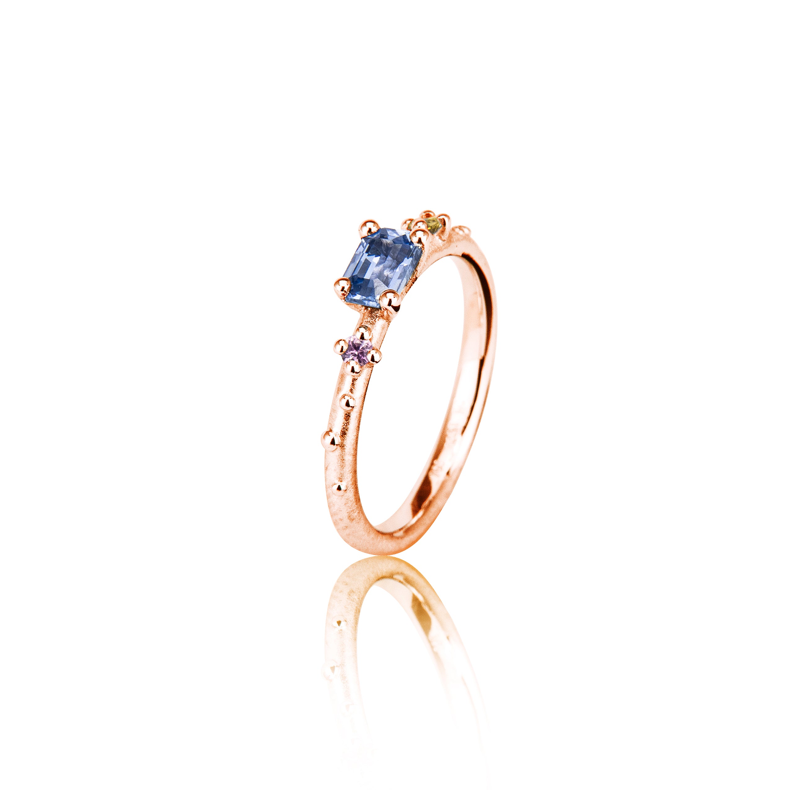 Shine-ring "smaragdblå" i guld med safirer